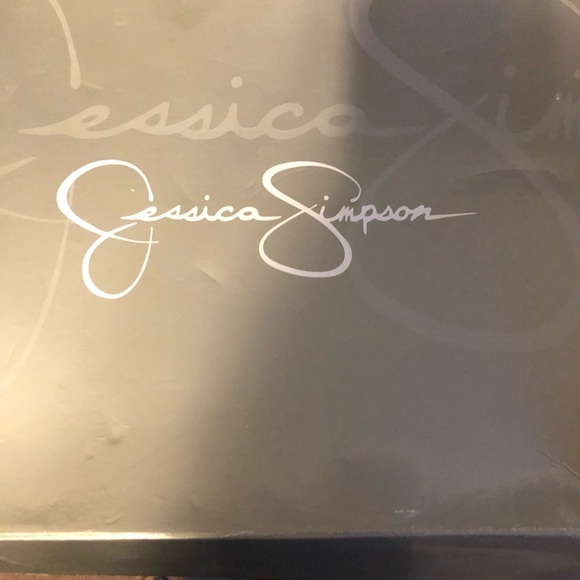 Shoes - Picture 5 of 6